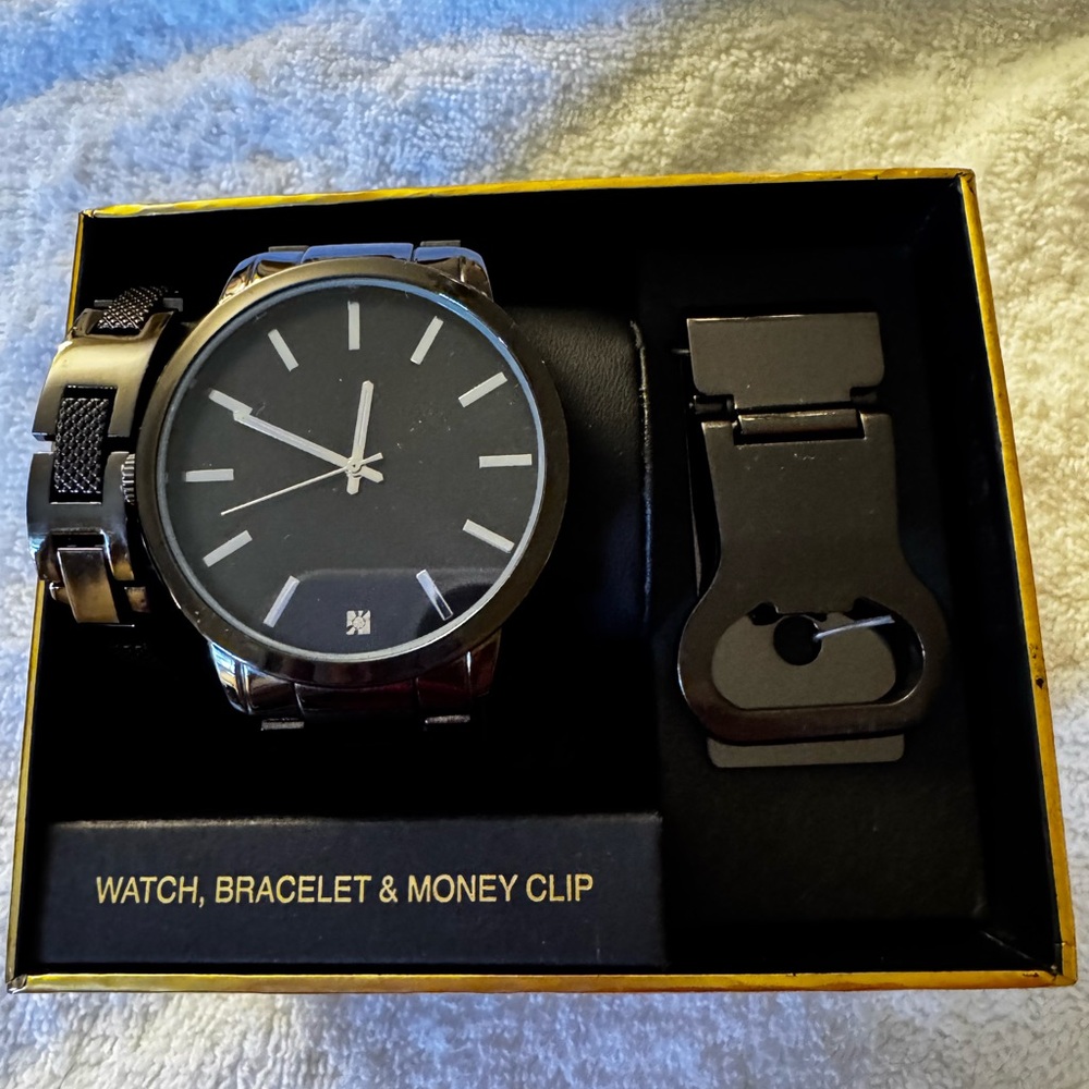 Never Worn Macy’s Folio brand Black Watch, Bracelet & Money Clip Set.